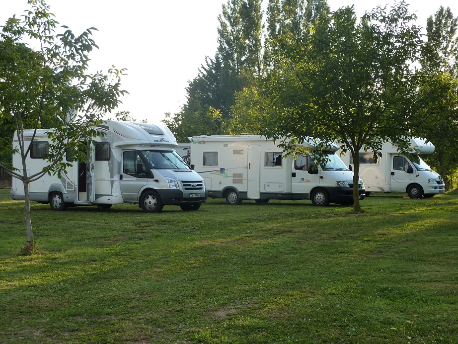 Aire camping-car  Marquay (24620) - Photo 3